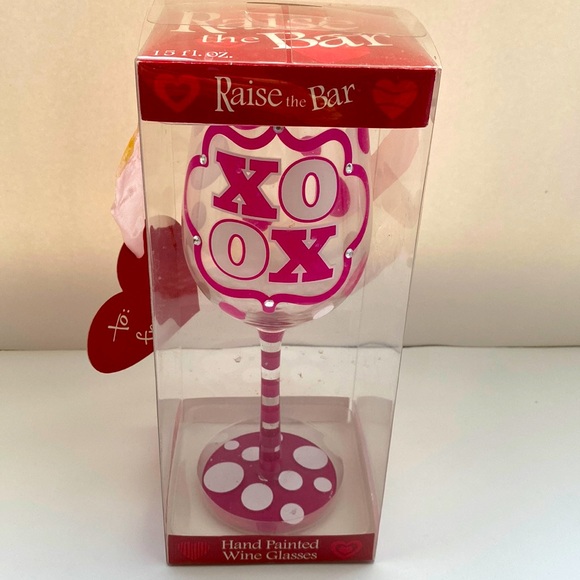 Valentine’s Day wine glass raise the bar handpainted wine glass XOXO - Picture 1 of 4